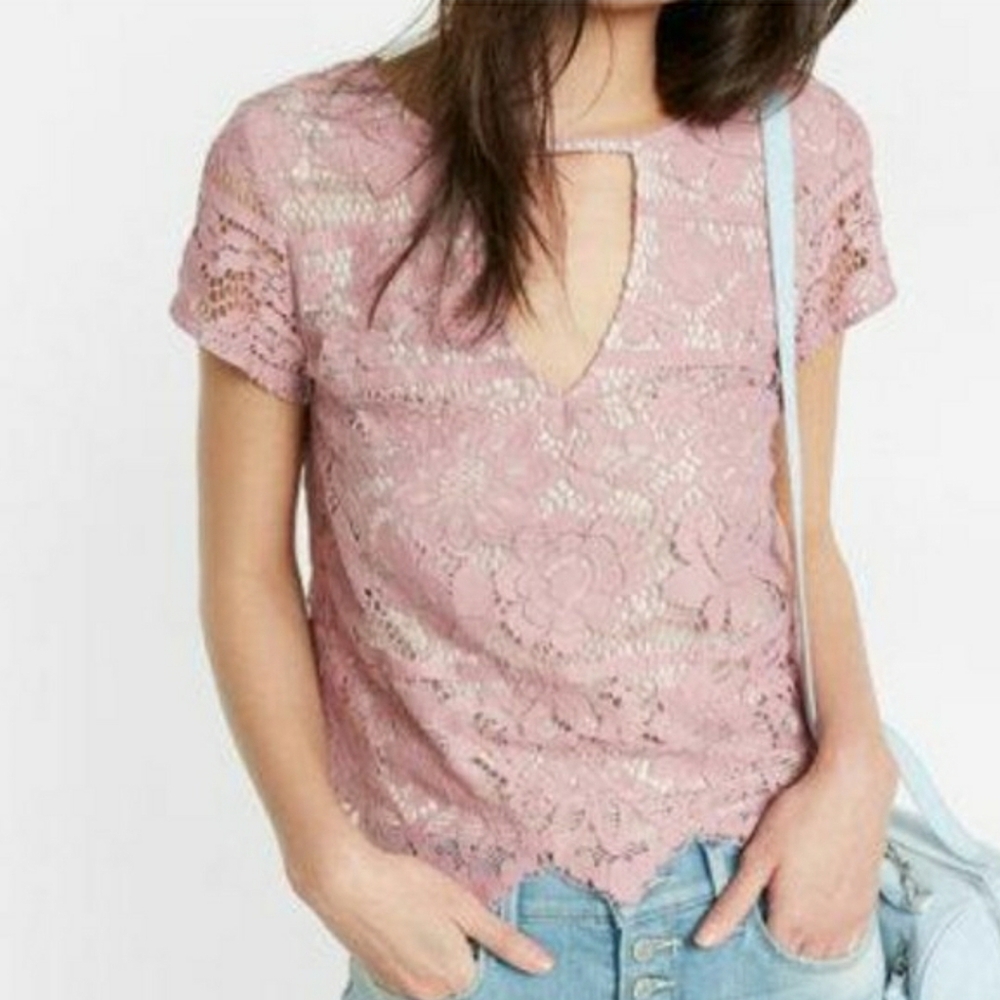 Express Blush Pink Lace Cut Out V Neck Blouse Size Large Short Sleeve